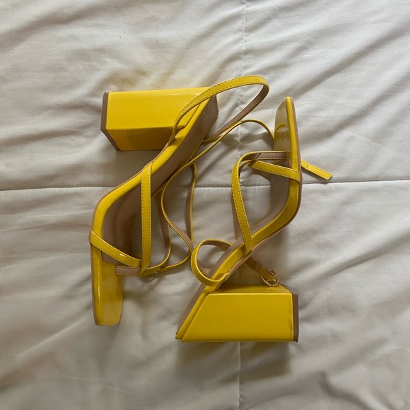 Yellow Strap-Block Heels - Picture 3 of 3